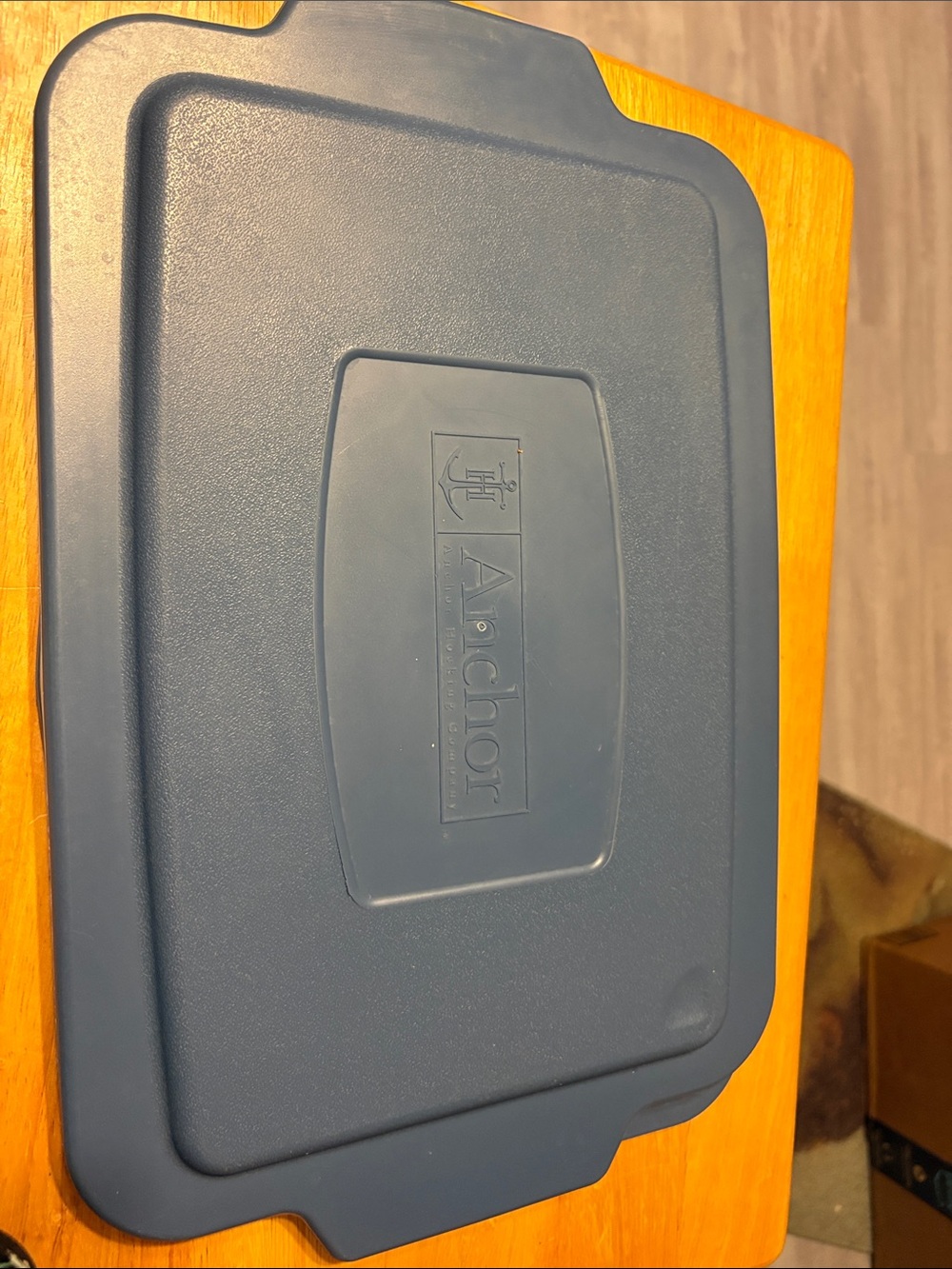 Anchor Hocking lid for 3 quart casserole, dish and blue